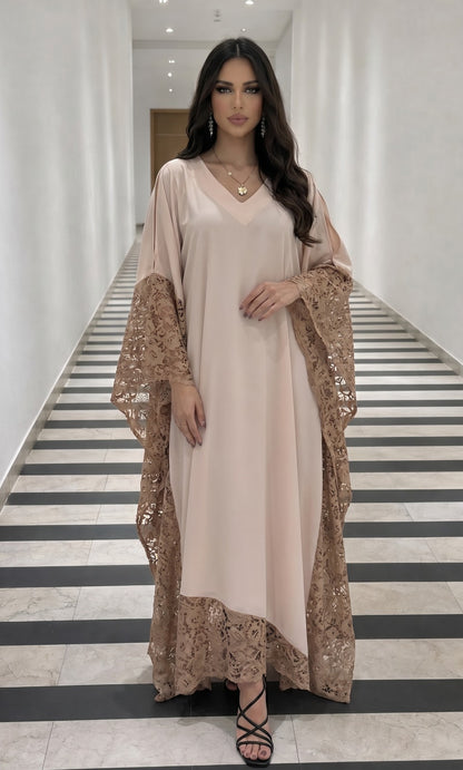Caftan en dentelle et crepe