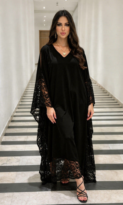 Caftan en dentelle et crepe